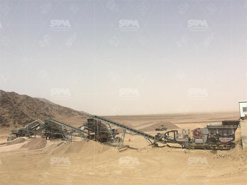 Concrete crusher for recycling concrete blocks