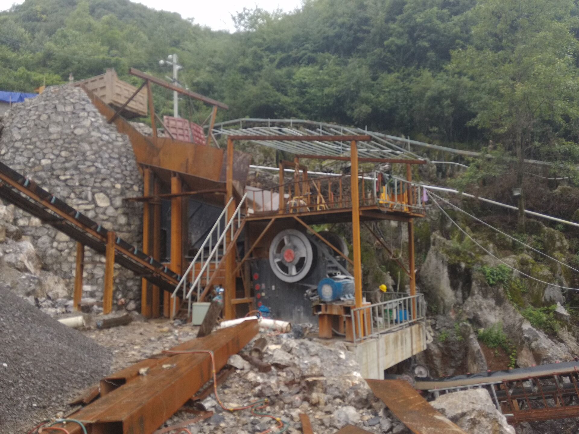 Cost of 40TPH Mini Stone Crusher for Startups